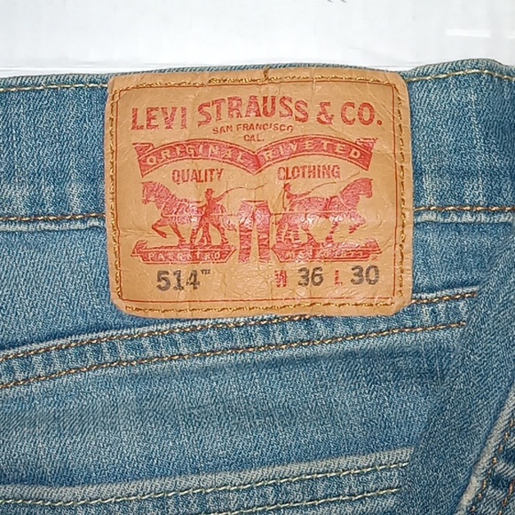 Levi Strauss & Co. 514 Jeans. Mens. Size 36 Waist 30 Length. Blue Denim color. - Picture 2 of 9